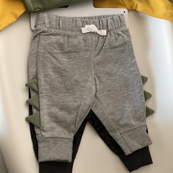 Carter’s 2 Piece Sets Dinosaur and Tractor Yellow and Grey Onesie and Pants - Picture 4 of 4